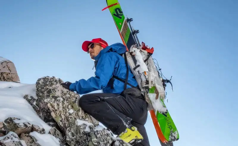 Traitement thermique de pièce d'équipement de sport