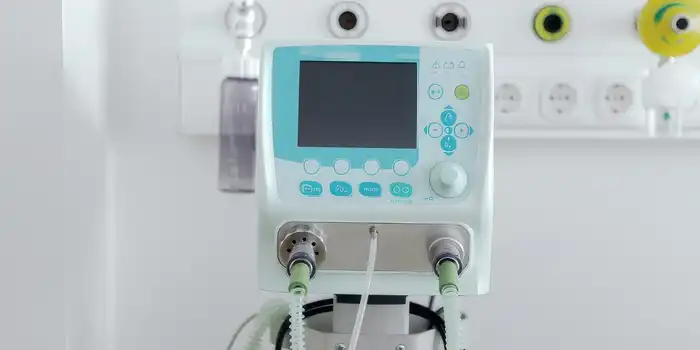 Traitement thermique de pièces médicales