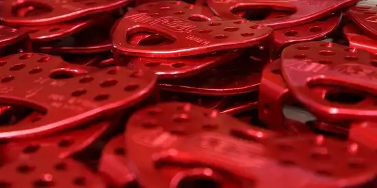 Anodisieren von Industrieteilen